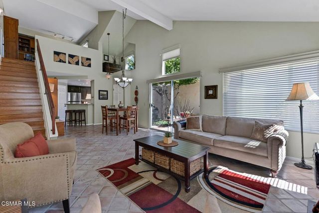 6347 Via Cozumel, Camarillo, CA 93012