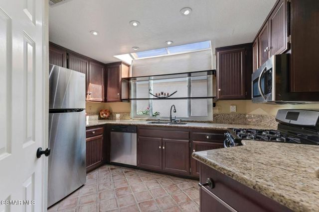 6347 Via Cozumel, Camarillo, CA 93012