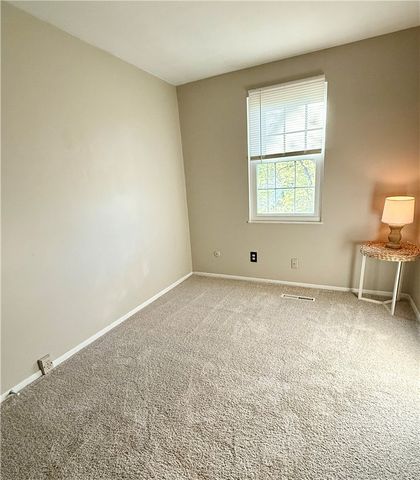 312 Parkwood Dr, Cranberry Twp, PA 16066