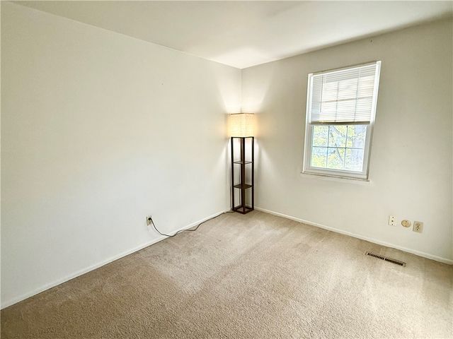312 Parkwood Dr, Cranberry Twp, PA 16066