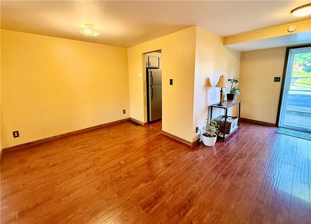 312 Parkwood Dr, Cranberry Twp, PA 16066