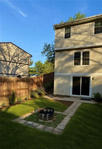 312 Parkwood Dr, Cranberry Twp, PA 16066