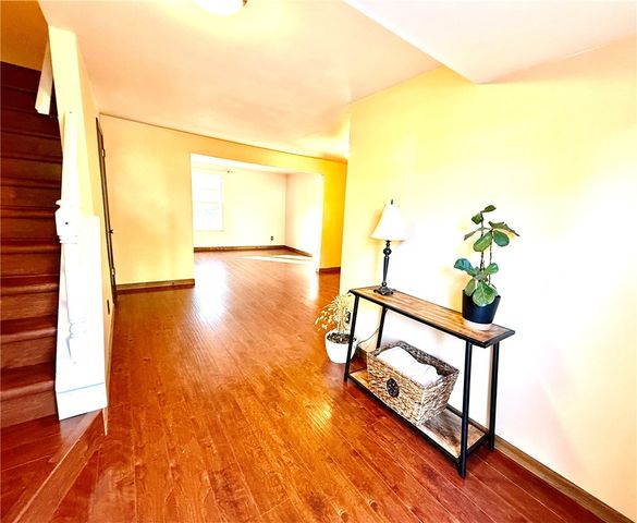 312 Parkwood Dr, Cranberry Twp, PA 16066