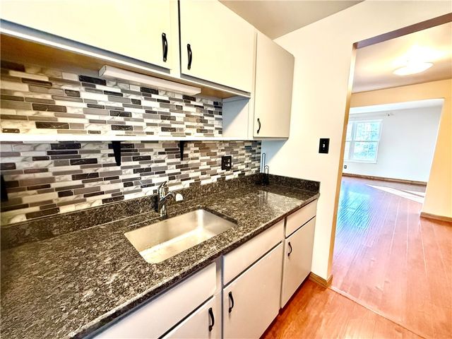 312 Parkwood Dr, Cranberry Twp, PA 16066