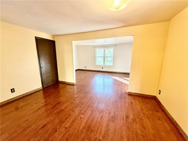 312 Parkwood Dr, Cranberry Twp, PA 16066
