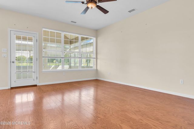 18 Hatteras Way, Barnegat, NJ 08005