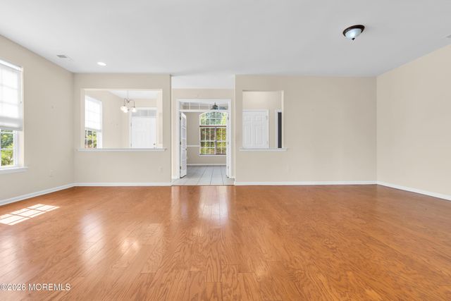 18 Hatteras Way, Barnegat, NJ 08005