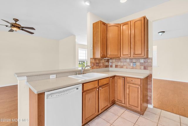 18 Hatteras Way, Barnegat, NJ 08005