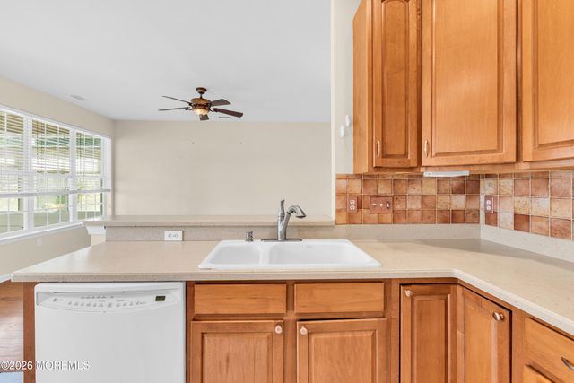 18 Hatteras Way, Barnegat, NJ 08005