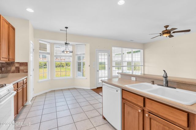 18 Hatteras Way, Barnegat, NJ 08005