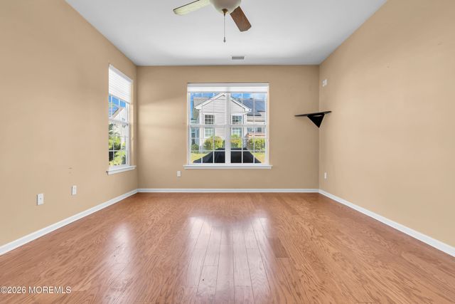 18 Hatteras Way, Barnegat, NJ 08005