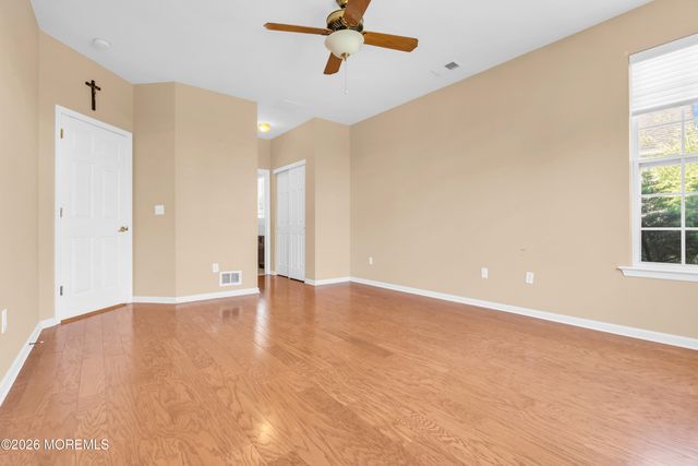 18 Hatteras Way, Barnegat, NJ 08005