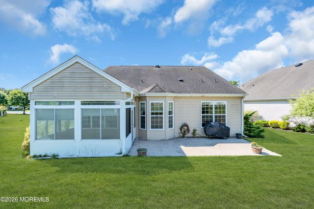 18 Hatteras Way, Barnegat, NJ 08005