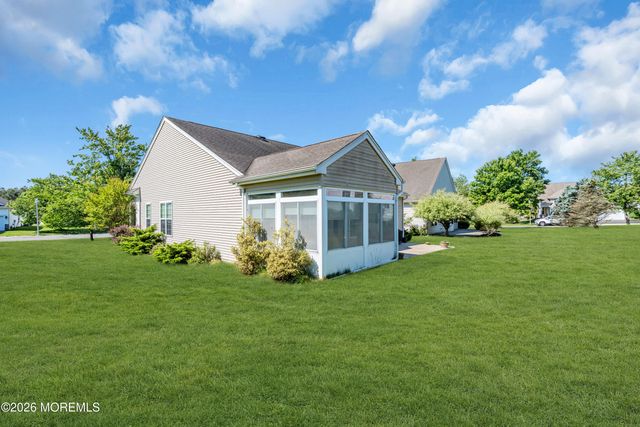 18 Hatteras Way, Barnegat, NJ 08005