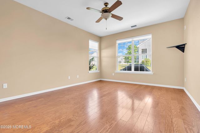 18 Hatteras Way, Barnegat, NJ 08005