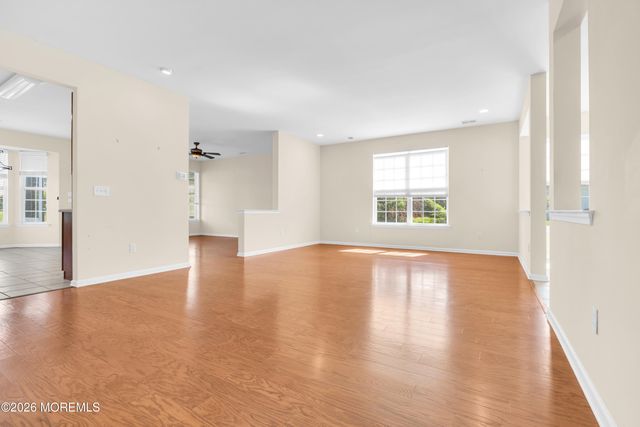 18 Hatteras Way, Barnegat, NJ 08005