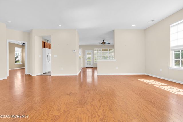18 Hatteras Way, Barnegat, NJ 08005
