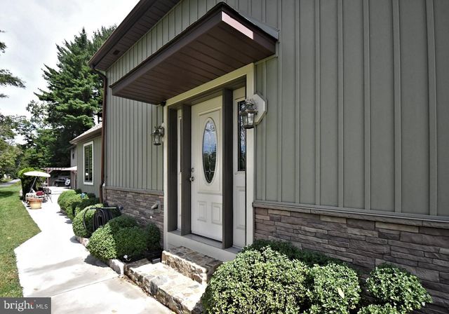 22 SEIDEL RD, Reading, PA 19606