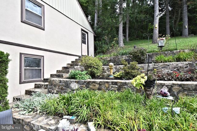 22 SEIDEL RD, Reading, PA 19606