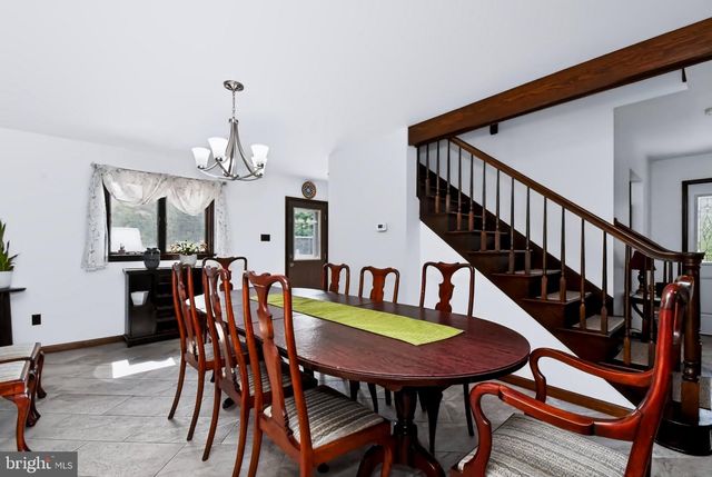 22 SEIDEL RD, Reading, PA 19606