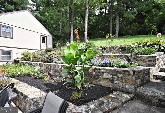 22 SEIDEL RD, Reading, PA 19606