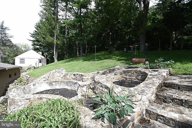 22 SEIDEL RD, Reading, PA 19606