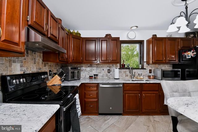 22 SEIDEL RD, Reading, PA 19606