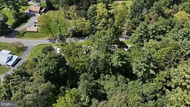 22 SEIDEL RD, Reading, PA 19606