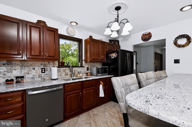 22 SEIDEL RD, Reading, PA 19606
