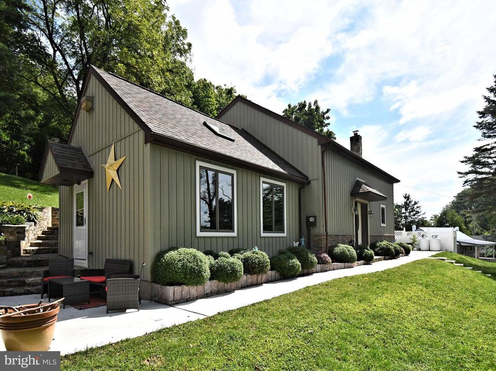 22 SEIDEL RD, Reading, PA 19606