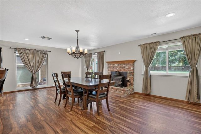 1185 N Locan Avenue, Clovis, CA 93619