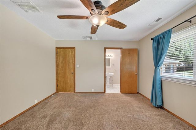 1185 N Locan Avenue, Clovis, CA 93619