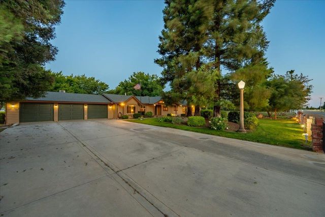 1185 N Locan Avenue, Clovis, CA 93619