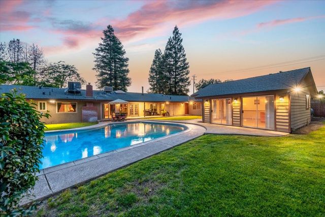 1185 N Locan Avenue, Clovis, CA 93619