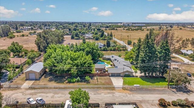 1185 N Locan Avenue, Clovis, CA 93619