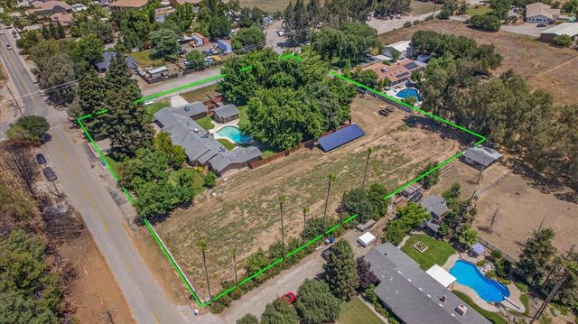 1185 N Locan Avenue, Clovis, CA 93619