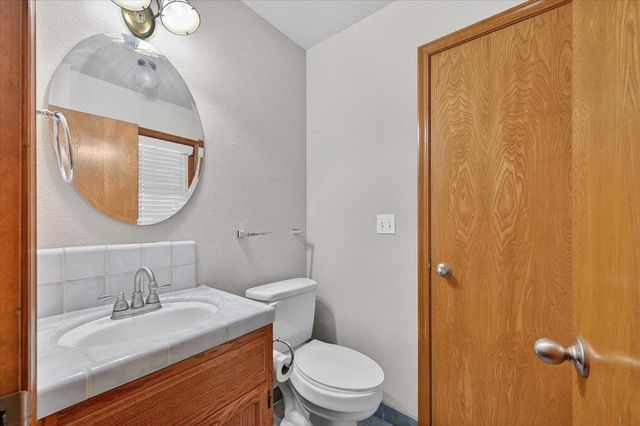 1185 N Locan Avenue, Clovis, CA 93619