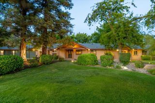 1185 N Locan Avenue, Clovis, CA 93619