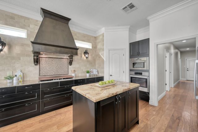 273 Blue Heron Drive, Montgomery, TX 77316