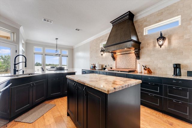 273 Blue Heron Drive, Montgomery, TX 77316