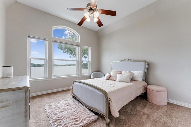 273 Blue Heron Drive, Montgomery, TX 77316