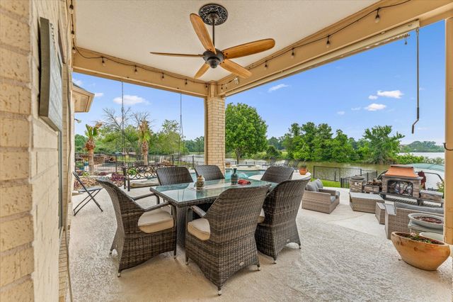 273 Blue Heron Drive, Montgomery, TX 77316