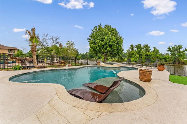 273 Blue Heron Drive, Montgomery, TX 77316