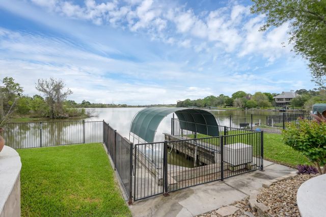 273 Blue Heron Drive, Montgomery, TX 77316