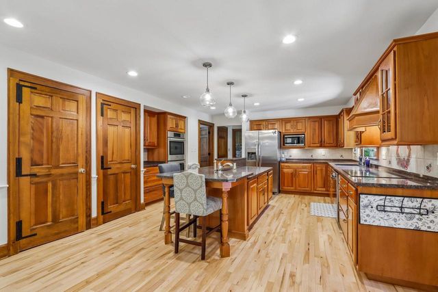 2915 Willaura COURT, Brookfield, WI 53005