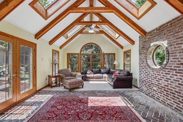 2915 Willaura COURT, Brookfield, WI 53005
