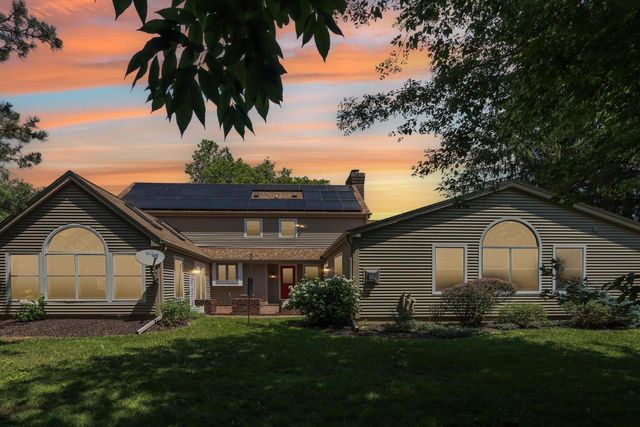 2915 Willaura COURT, Brookfield, WI 53005