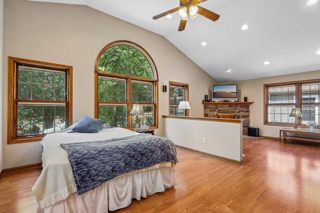 2915 Willaura COURT, Brookfield, WI 53005
