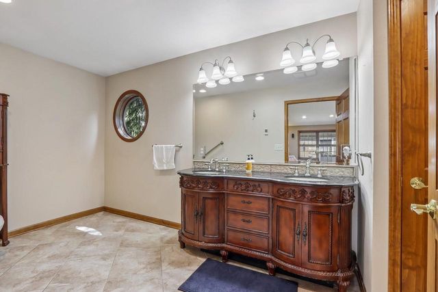 2915 Willaura COURT, Brookfield, WI 53005