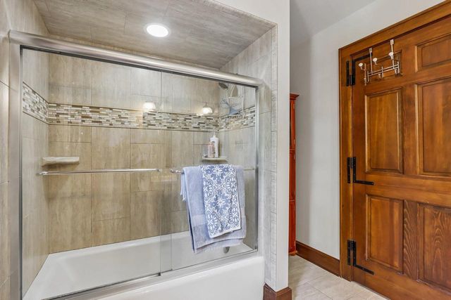 2915 Willaura COURT, Brookfield, WI 53005